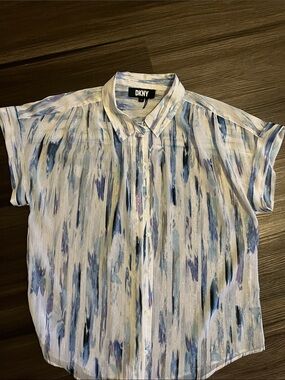 DKNY Short Sleeve Button-Down Shirt in Blue and White Brushstroke